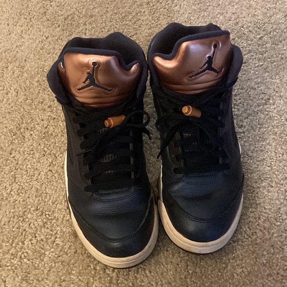 Jordan Navy #5 ‘s. - Picture 2 of 2